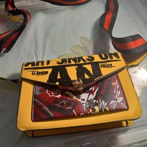 Purse's very  nice buy one get a mystery Purse'free art junks on glamor  an pret